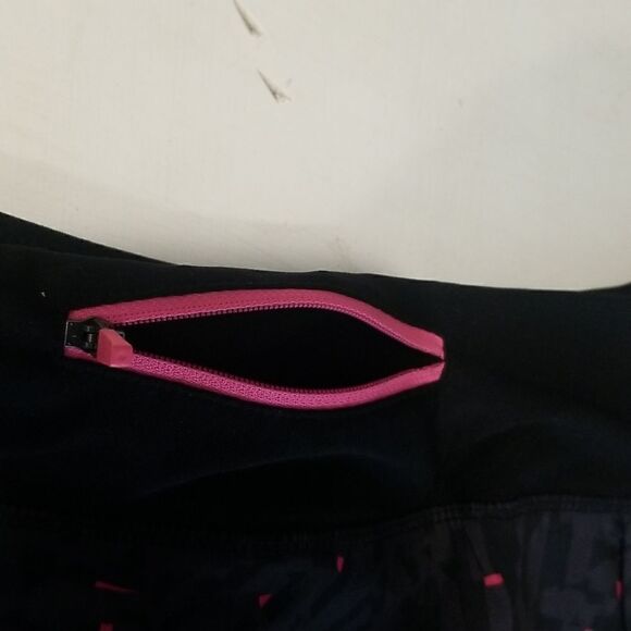 Pink and Black Running Shorts xsmall - Picture 8 of 8